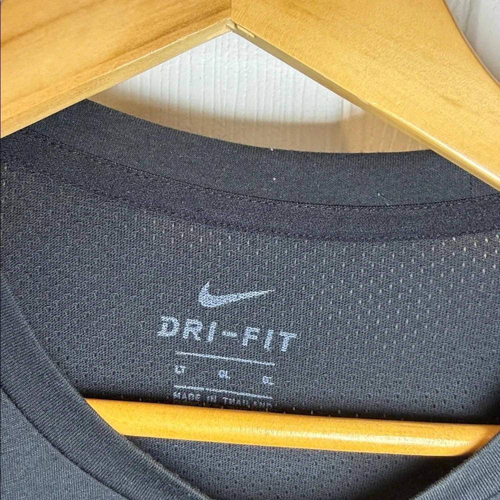 Nike Men's Long Sleeve Black Tee - Picture 2 of 2